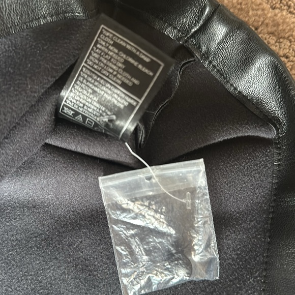 NWOT Steve Madden vegan, black short sleeve crewneck top. Size small. - Picture 7 of 8